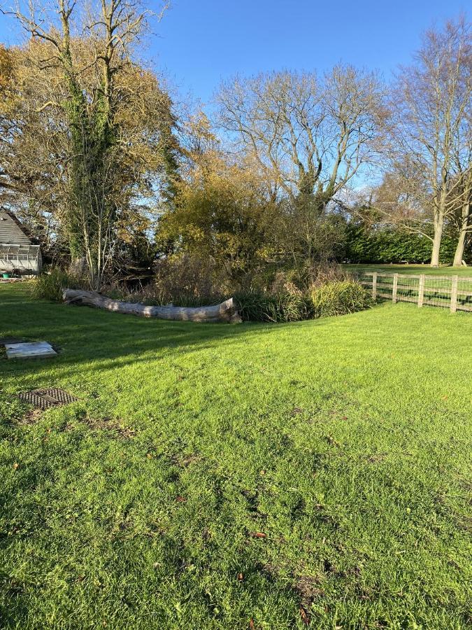 Retreats At Stansted Manor Villa Hallingbury Exterior photo